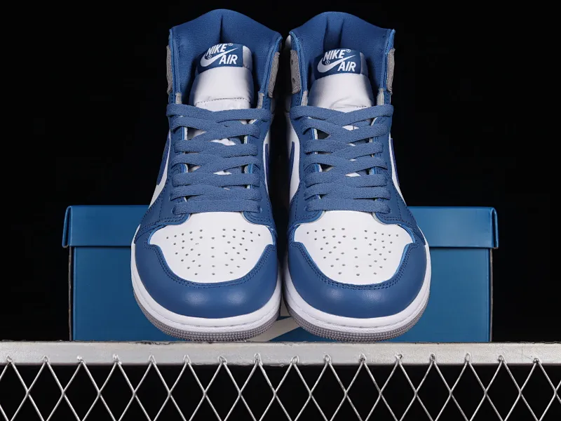 All categories Air Jordan Jordan series basketball shoes Air Jordan 1 High Pure original Air Jordan 1 High OG "True Blue" AJ1 Joe 1 white and blue color high-top basketball shoes DZ5485-410